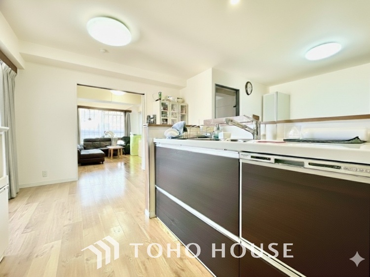 キッチン 上記画像について配置してあった家具や小物はCG処理により除去している為、上記画像はイメージ画像です。