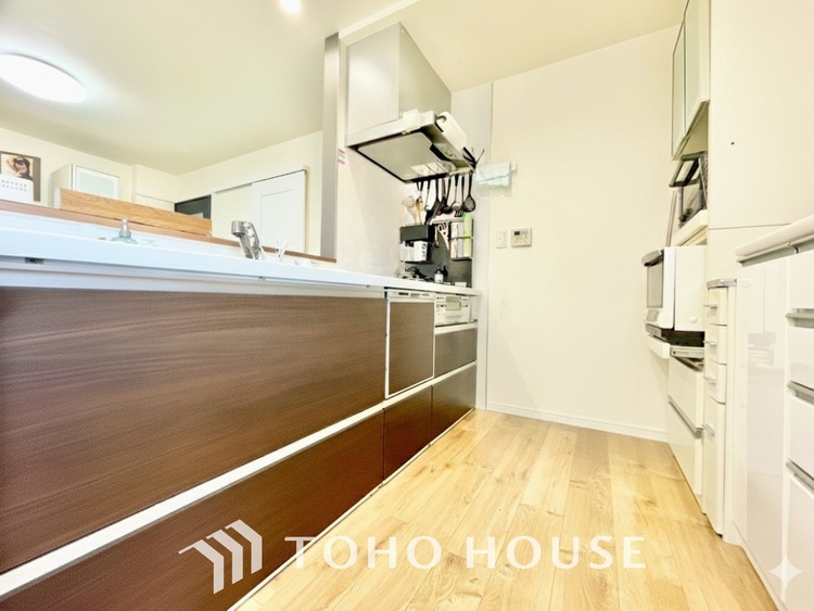 キッチン 上記画像について配置してあった家具や小物はCG処理により除去している為、上記画像はイメージ画像です。