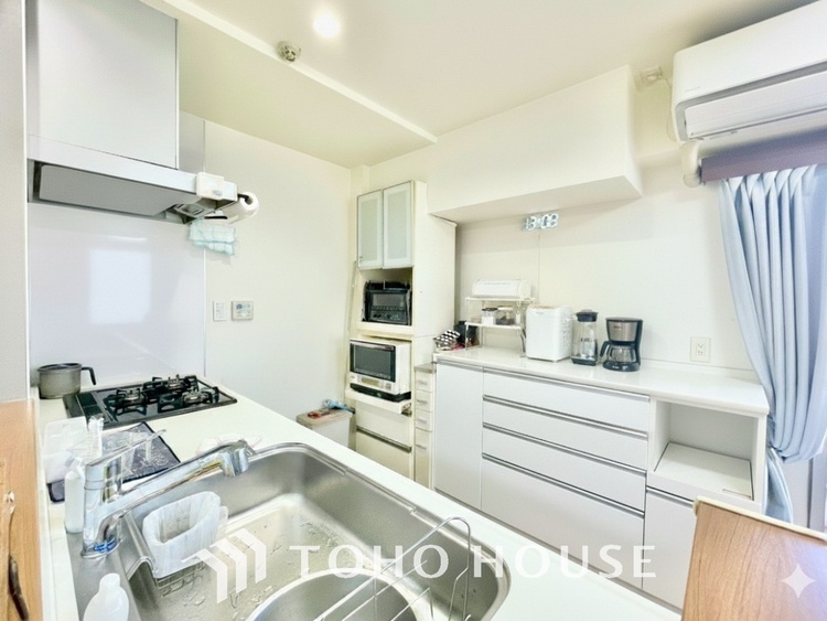 キッチン 上記画像について配置してあった家具や小物はCG処理により除去している為、上記画像はイメージ画像です。