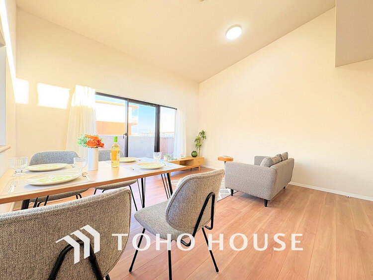 内装 ゆったりとくつろげる上質なリビングダイニング