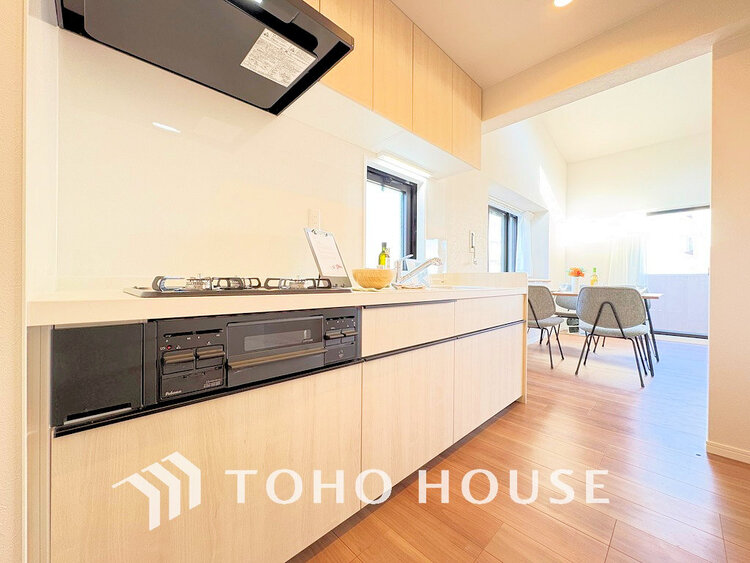 キッチン シンプルな部屋の雰囲気に溶け合うナチュラルキッチン