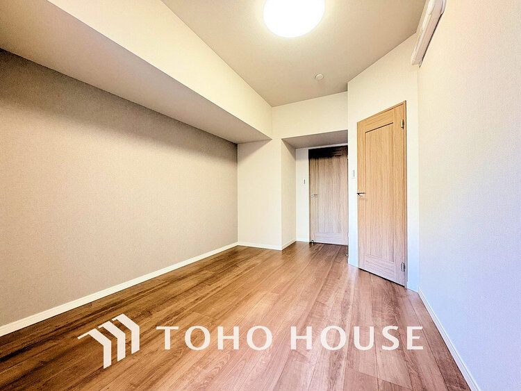 内装 シンプルですっきりとした室内は飽きのこない居心地の良い雰囲気