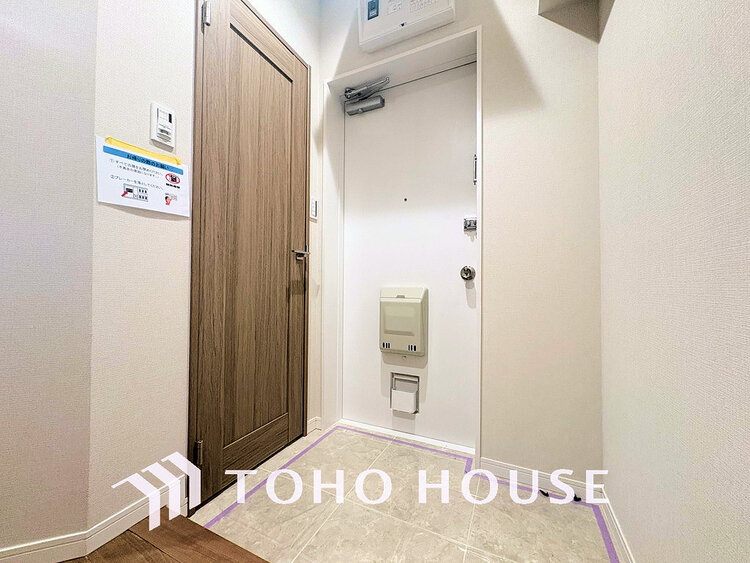 玄関 落ち着いた雰囲気の玄関、家族の帰りを暖かく迎えてくれます