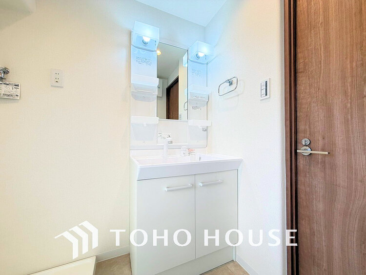 洗面 大きな洗面鏡付き、朝の身支度も楽しくなりますね