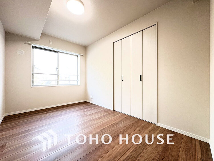 内装 シンプルですっきりとした室内は飽きのこない居心地の良い雰囲気