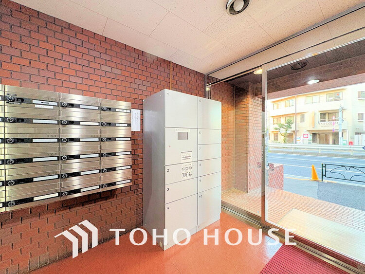 その他 宅配ロッカーがあり不在時の荷物受け取りも安心