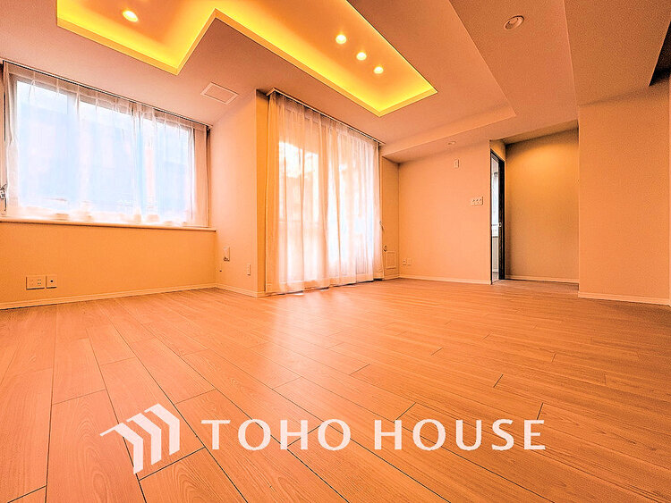 内装 広がりのある住空間、家族が集まるリビング・ダイニング