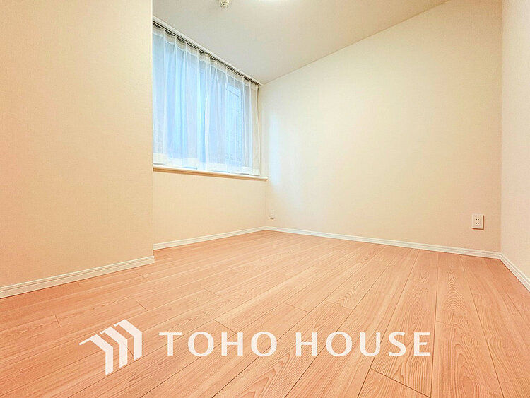 内装 採光もある洋室は、くつろぎのひと時を過ごすのにぴったり