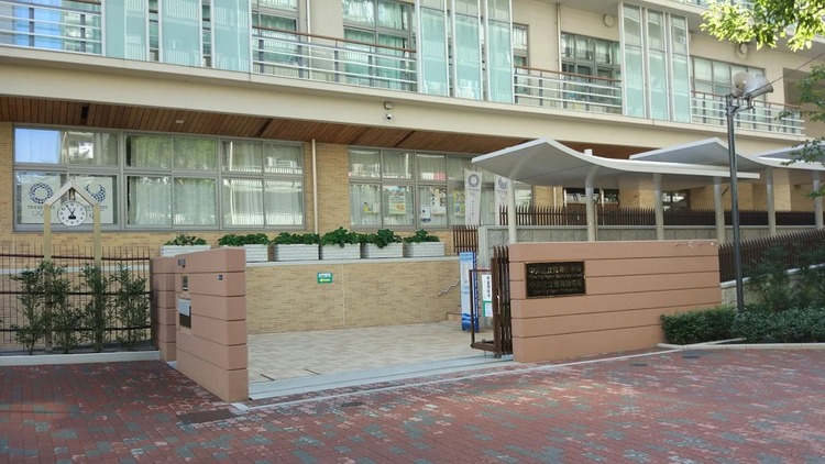 周辺 中央区立豊海小学校