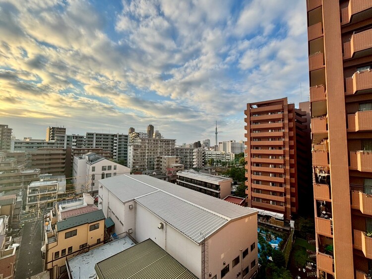 バルコニー 陽当たり・通風・開放感に恵まれた環境です。