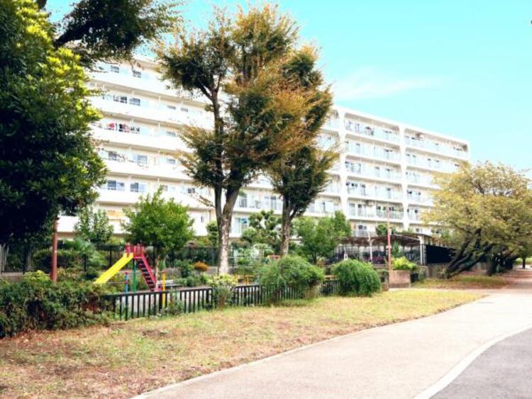 外観 「久地」駅徒歩12分　生活に便利な設備・仕様を揃えた快適住宅です。