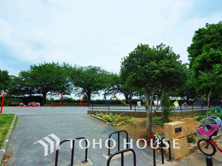 周辺 日吉六丁目鏡ヶ淵公園　距離350m