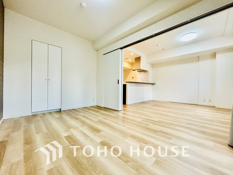 内装 シンプルですっきりとした室内は飽きのこない居心地の良い雰囲気(リフォーム前)