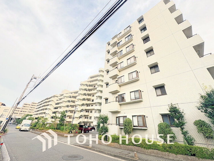 外観 〜「上永谷」駅徒歩4分〜南東向きのため陽当たり良好〜使い勝手のいい3LDK〜