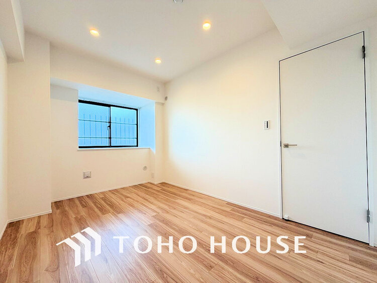 内装 採光もある洋室は、くつろぎのひと時を過ごすのにぴったり