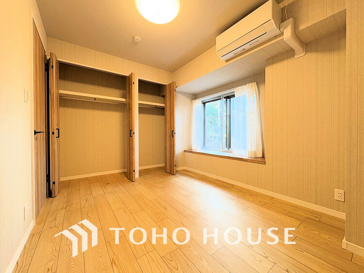 内装 採光もある洋室は、くつろぎのひと時を過ごすのにぴったり