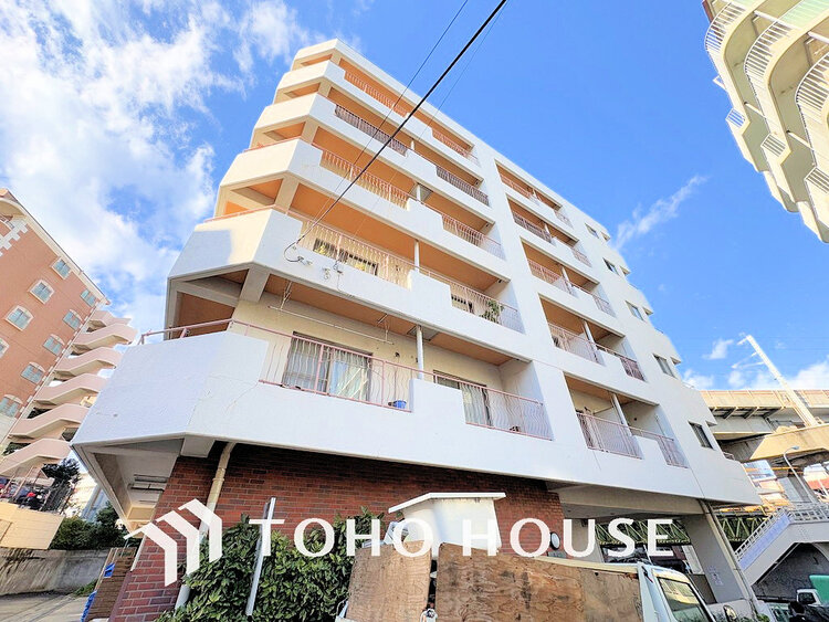 外観 〜大切なペットと暮らせるリノベーション住戸〜角部屋につき陽当たり・通風良好〜