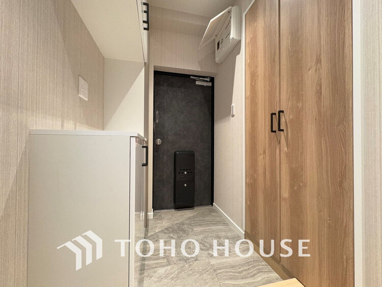 玄関 落ち着いた雰囲気の玄関、家族の帰りを暖かく迎えてくれます