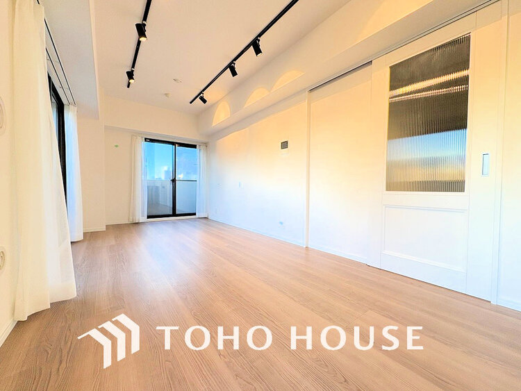 内装 上質な時間を育む暮らしのメインステージ。寛ぎとコミュニケーションを育む居心地のよい場所