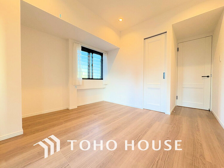 内装 シンプルですっきりとした室内は飽きのこない居心地の良い雰囲気