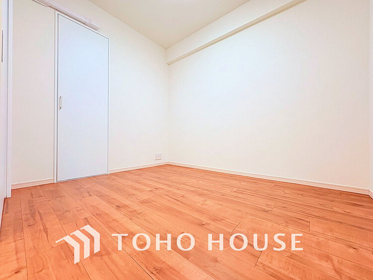 内装 シンプルですっきりとした室内は飽きのこない居心地の良い雰囲気