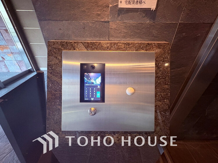 エントランス エントランスはオートロック完備で安心のセキュリティ性