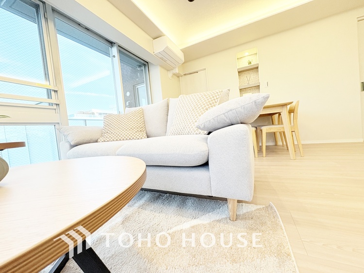 内装 ◆家族◆家で家族と過ごす時間は限られている。帰りを待つ家族の元へと急ぐときの弾む思い。そんな思いを引き立てる邸宅。