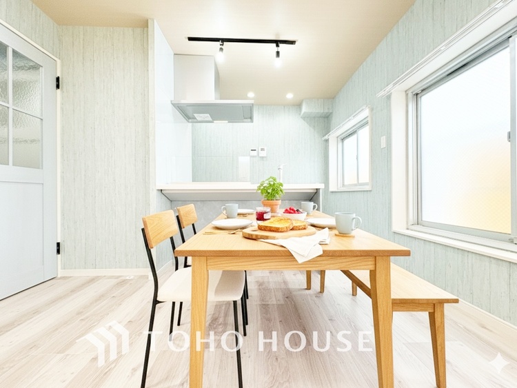 内装 ＊配置してある家具や小物はCGによるイメージ画像です。◆煌びやか◆愛おしい家族との団欒の時間をより一層幸せなものに感じさせる。輝かしい毎日が待っています。