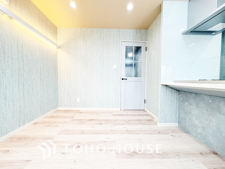 内装 ◆家族◆家で家族と過ごす時間は限られている。帰りを待つ家族の元へと急ぐときの弾む思い。そんな思いを引き立てる邸宅。