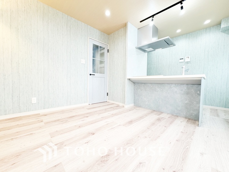 内装 時間をかけて作り上げるそんな空間を君と共有したい。僕たちの空間は唯一無二の物だから。