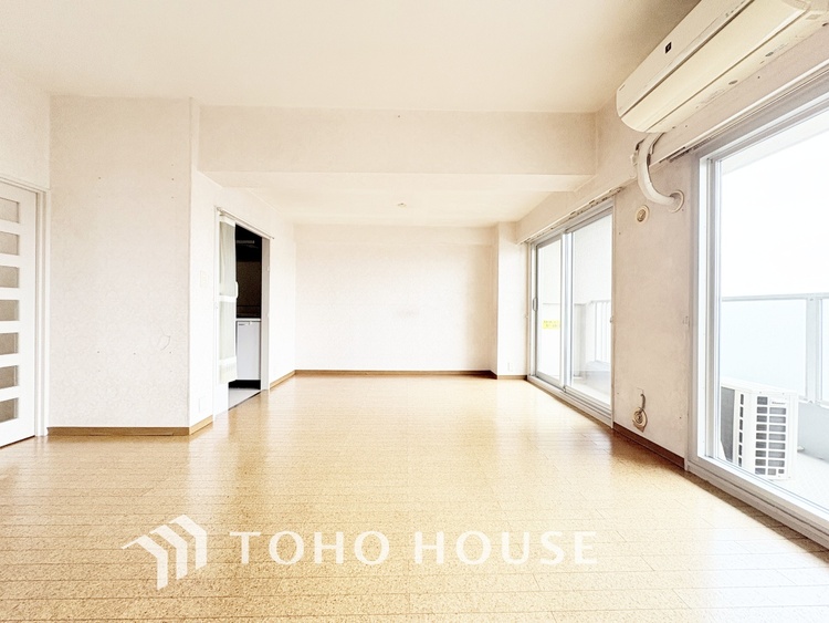 内装 ◆眩い◆光が燦々と入り、家族の笑顔を照らす。「いつまでも続いて」と願う夢のような毎日がここにある。