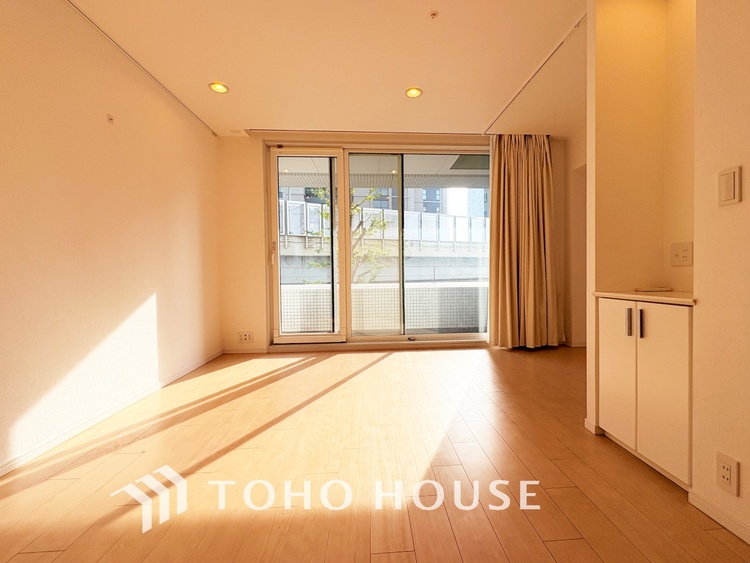 内装 【改装前】◆眩い◆光が燦々と入り、家族の笑顔を照らす。「いつまでも続いて」と願う夢のような毎日がここにある。