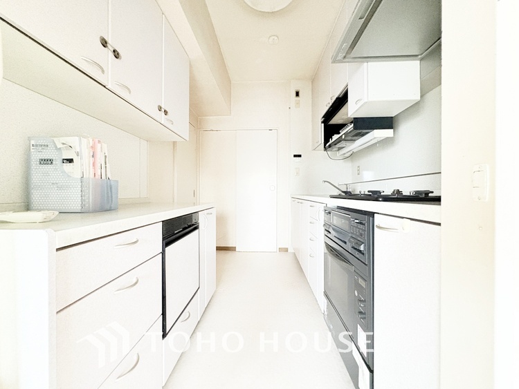 キッチン ◆家族◆愛する家族を一目で見渡せる。家族が集う空間。永遠に続く幸せな毎日を、ここで。