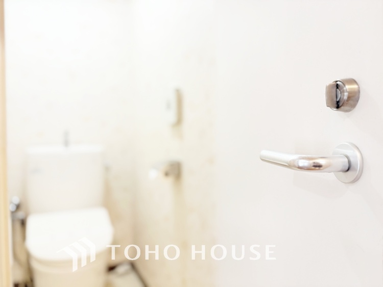 トイレ ◆Sunshine◆光が燦々と入り、いるだけで気持ちいい。「開放的でゆとりあるお部屋です。」