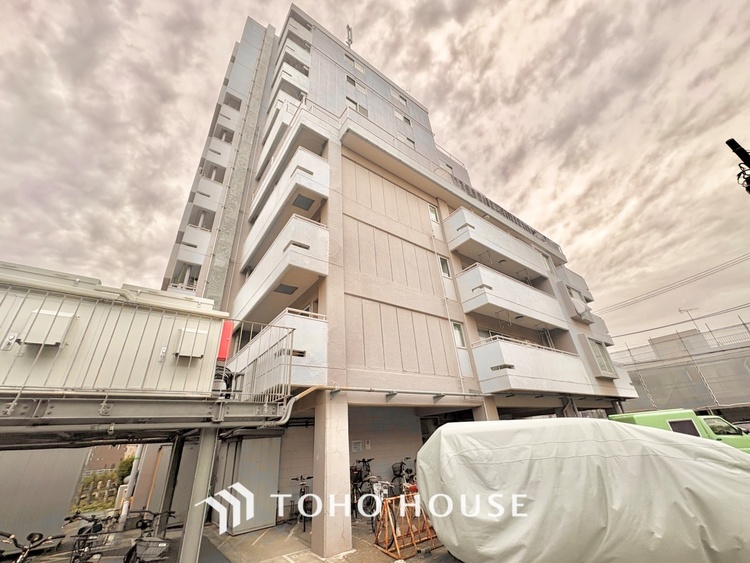 外観 ほんの少しのこだわり。ちょっとした色使いがその家がもつ雰囲気、趣（おもむき）を携え、暮らす家族や訪ねてくる友人・知人に新鮮な香りを運んできます。