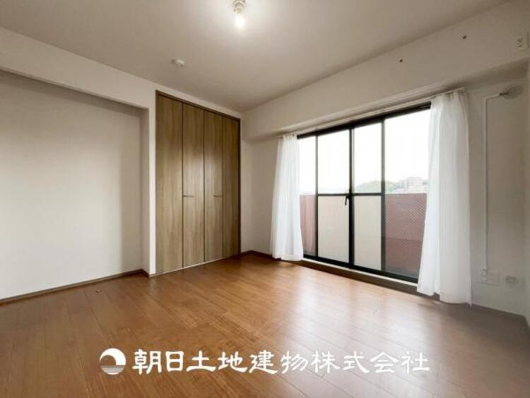 内装 【居室】設計者のセンスが求められる大切な空間だからこそ、落ち着いて過ごせる癒しと寛ぎの空間が欲しい。そんな願いを叶えました。