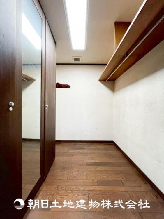 収納 【WIC】収納に便利なウォークインクローゼットがあり、衣類をまとめてしまえるので管理がしやすいです。