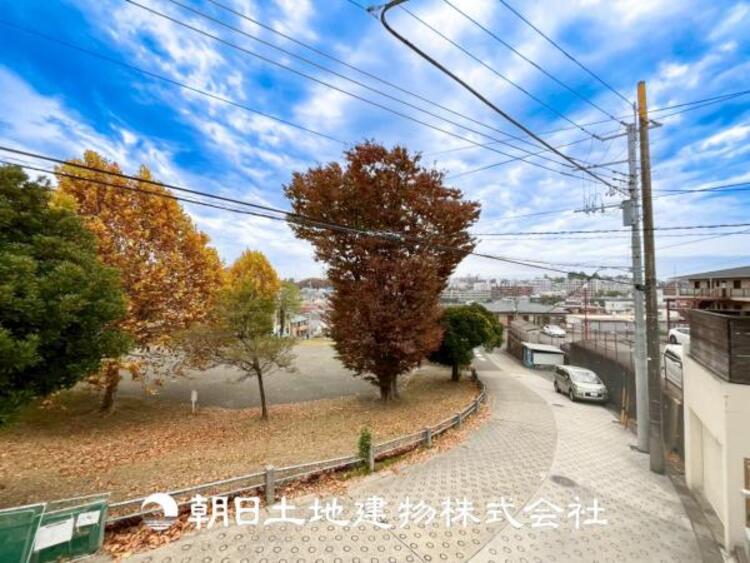 その他 【眺望】温かい太陽を感じる事ができるのは、目の前に遮るものが無いから。彼方に広がる風景が絵画のように広がります。