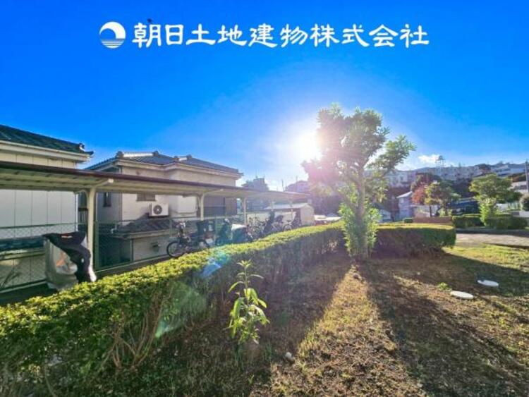 その他 【バルコニー】温かい太陽を感じる事ができるのは、目の前に遮るものが無いから。彼方に広がる風景が絵画のように広がります。