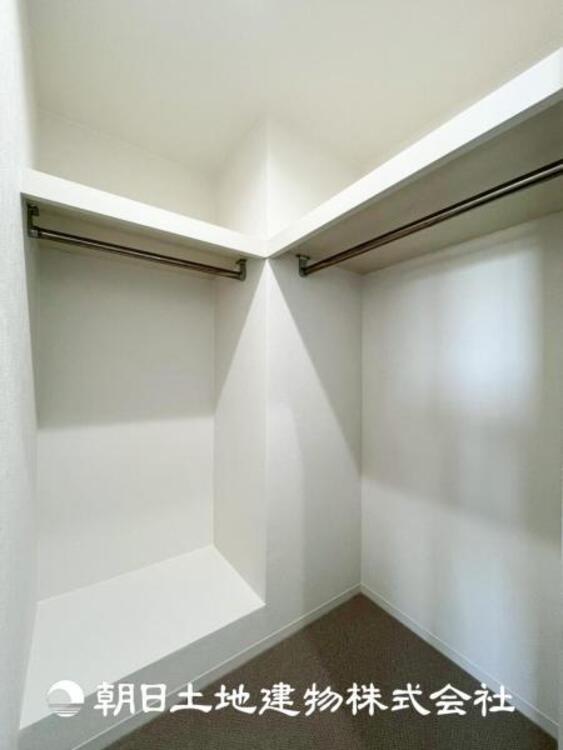収納 【WIC】収納に便利なウォークインクローゼットがあり、衣類をまとめてしまえるので管理がしやすいです。