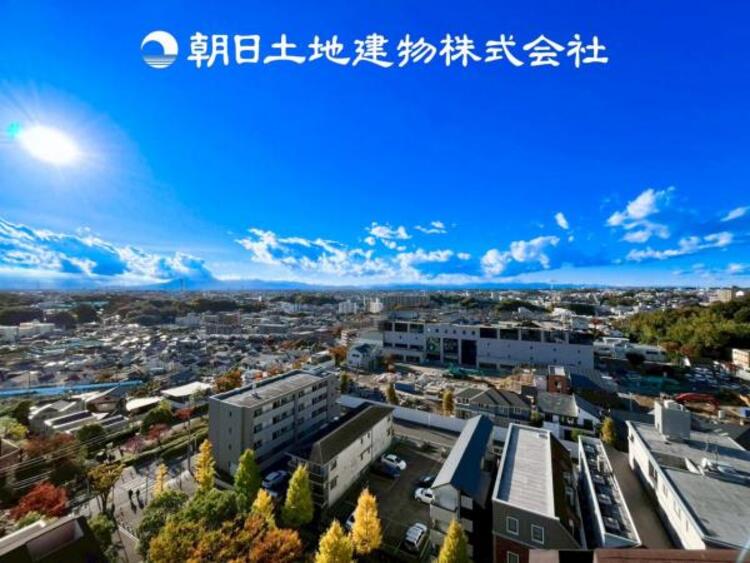 その他 【眺望】気持ちよい開放感があり、遮るものもなく気持ちのいい景色が広がります。お部屋にも爽やかな風と暖かく柔らかな日差しが差し込み、気持ちを穏やかにしてくれます。毎日の暮らしを豊かに彩ります。