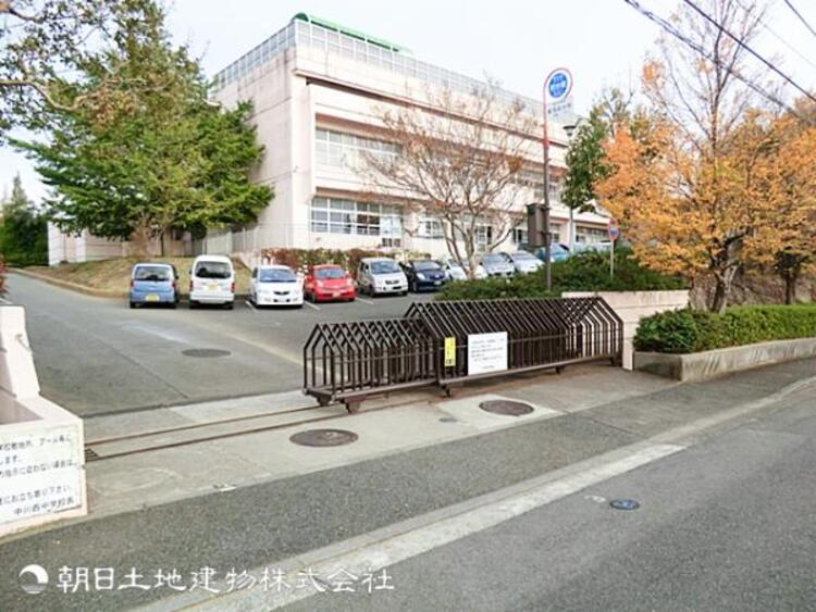 周辺 中川西中学校550ｍ