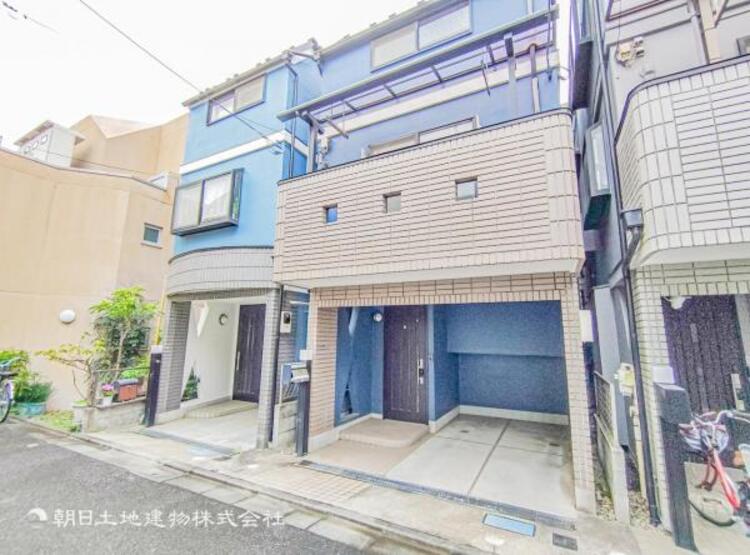 外観 季節の移り変わりと緑の潤いを感じられる環境で生活できそう！落ち着ける環境でこれからの生活が始まる。毎日のお散歩も快適な緑に恵まれたエリアで自然に包まれた穏やかな暮らしを実現するゆとりある環境 