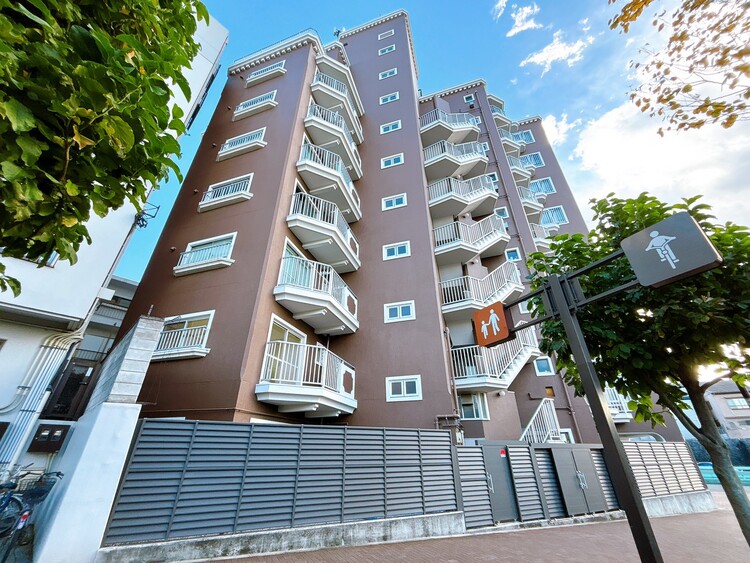 外観 資料には掲載していない情報が、現地にはたくさんあります。是非一度、現地をご確認ください。