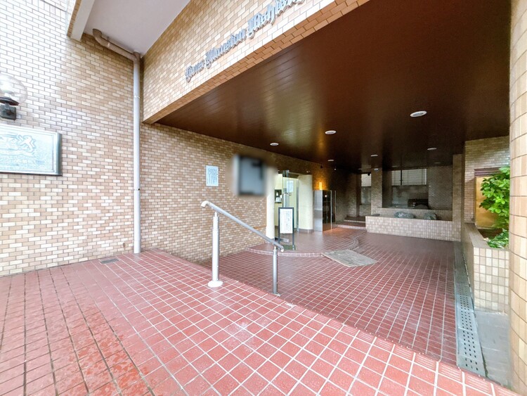 エントランス 外と内をつなぐエントランスは、まさに顔となる場所。