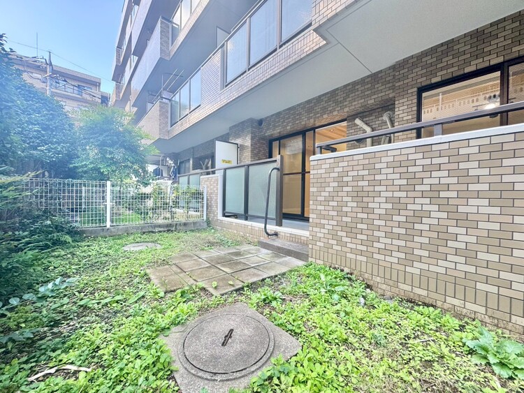 その他 お子様が遊んだり、趣味のガーデニングにピッタリのお庭。