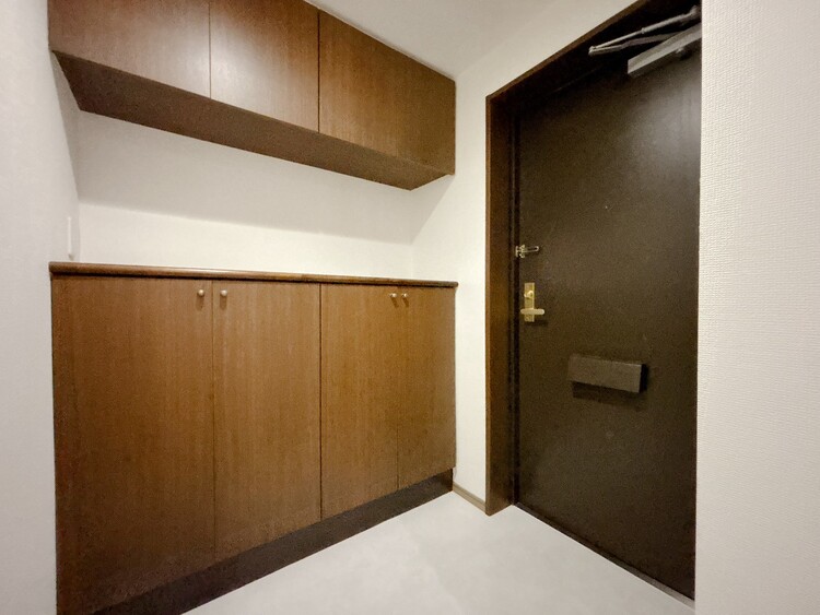 玄関 シューズボックスを完備した玄関です。