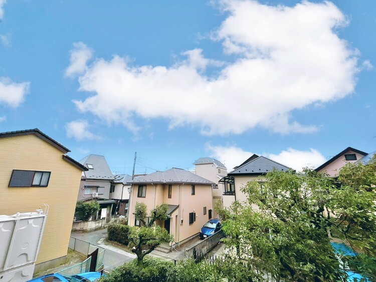 バルコニー 頬をなでる、優しい風を感じることが出来ます。