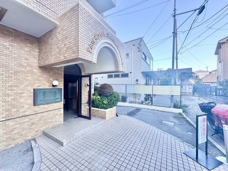 エントランス 外と内をつなぐエントランスは、まさに顔となる場所。