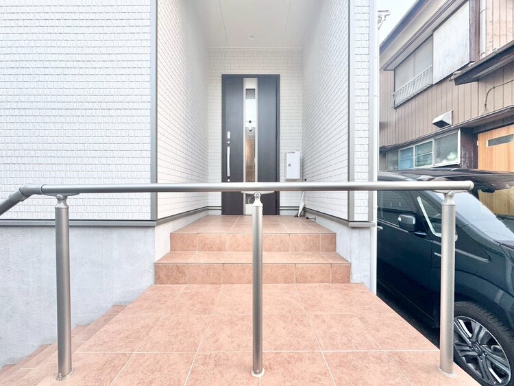 玄関 玄関を開ければ、そこは安らぎのご自宅。